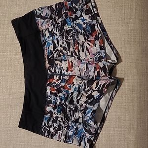 Lululemon Speed up shorts, Size 6